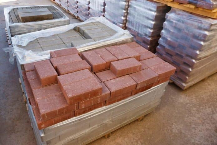 How many pavers in a pallet